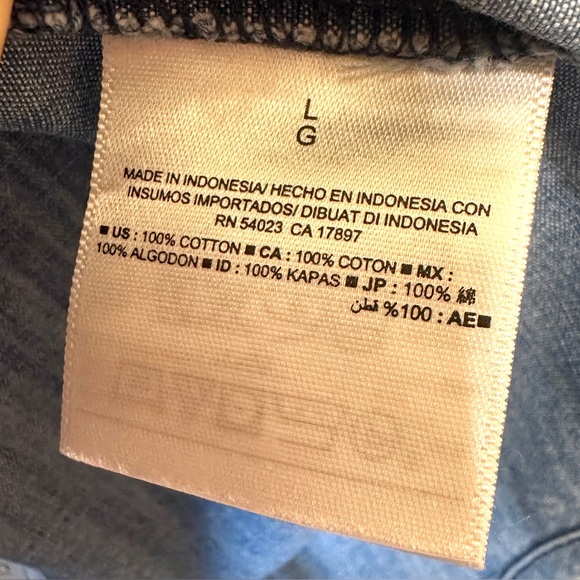 Old Navy Classic denim button up shirt - Picture 7 of 8
